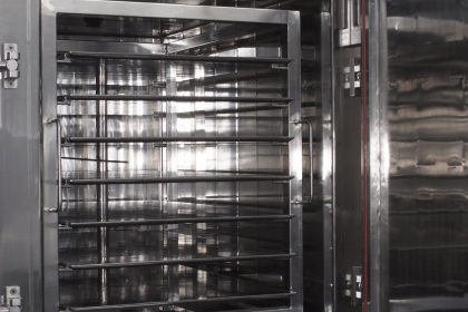MULTISPRAY tray dryer with extractable plates